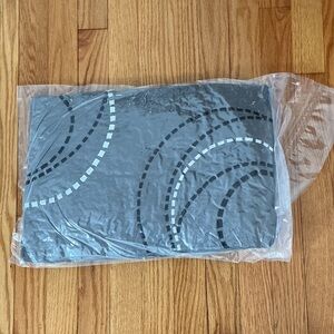 Madison Park Pillow for bed Gray Patterned NWT